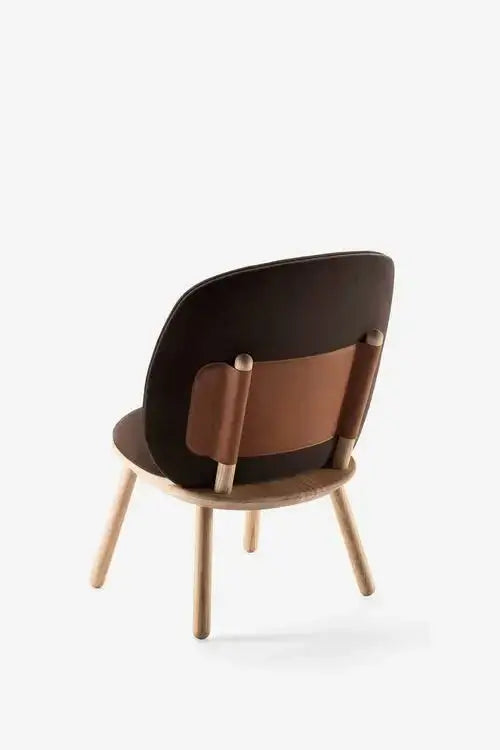 Naïve Low Chair – Naturlig Elegance og Komfort