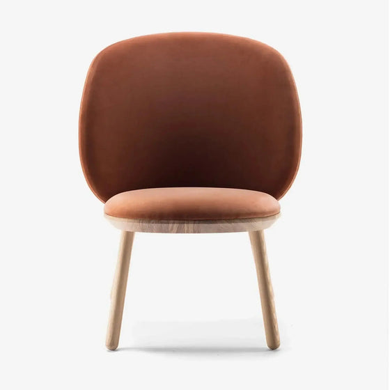 Naïve Low Chair – Naturlig Elegance og Komfort