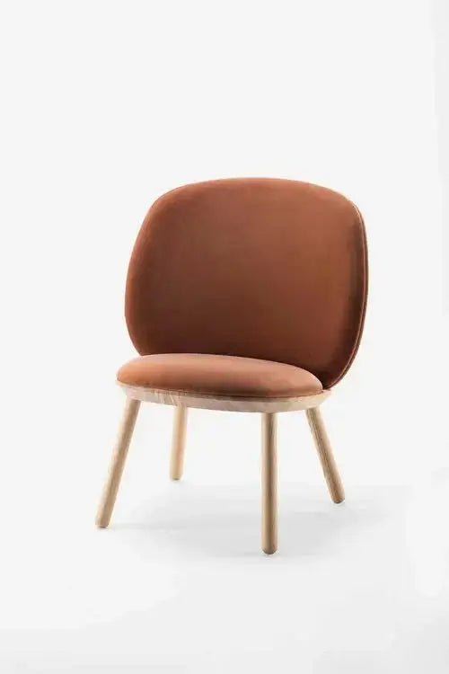 Naïve Low Chair – Naturlig Elegance og Komfort