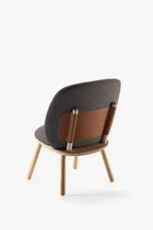 Naïve Low Chair – Naturlig Elegance og Komfort