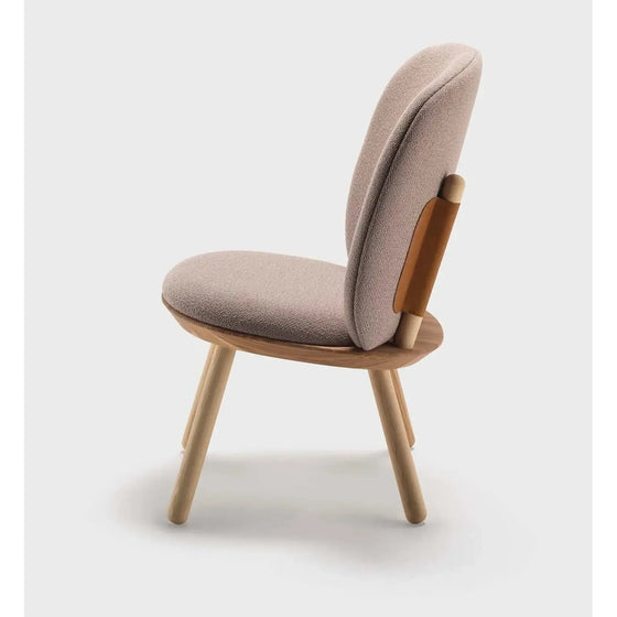 Naïve Low Chair – Naturlig Elegance og Komfort