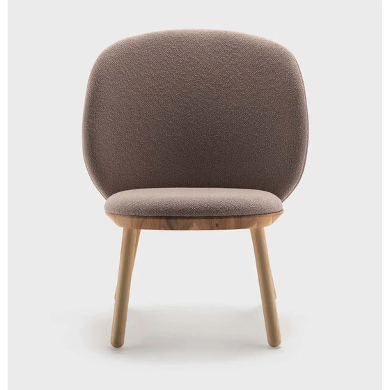 Naïve Low Chair – Naturlig Elegance og Komfort