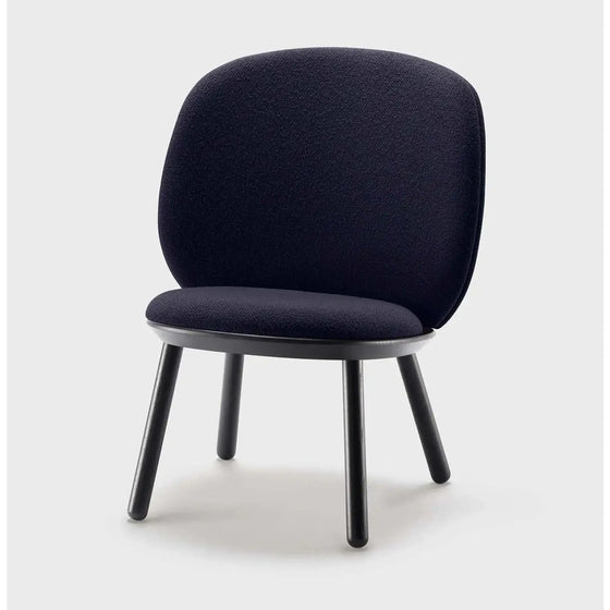 Naïve Low Chair – Naturlig Elegance og Komfort