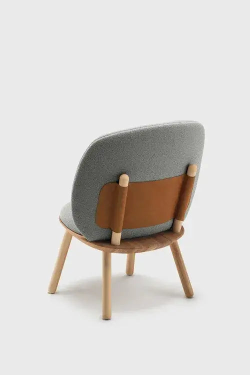 Naïve Low Chair – Naturlig Elegance og Komfort