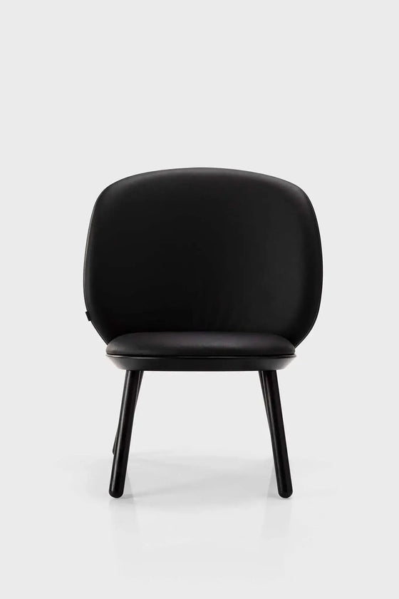 Naïve Low Chair – Naturlig Elegance og Komfort