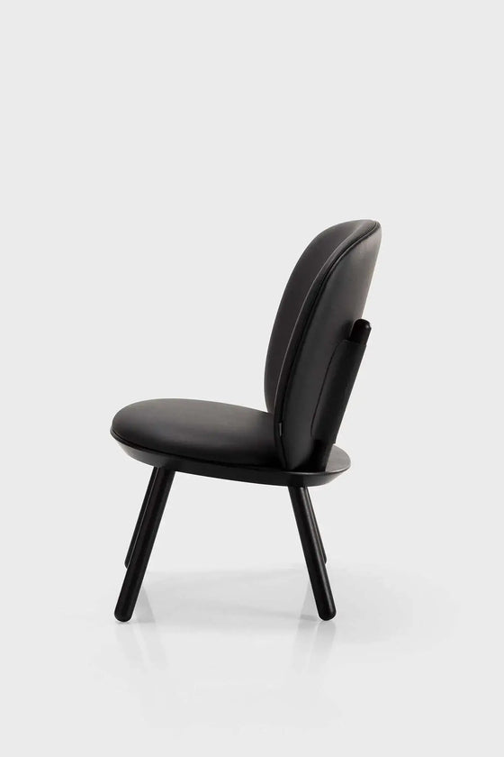 Naïve Low Chair – Naturlig Elegance og Komfort