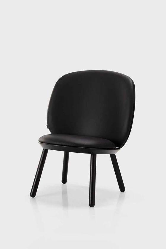 Naïve Low Chair – Naturlig Elegance og Komfort