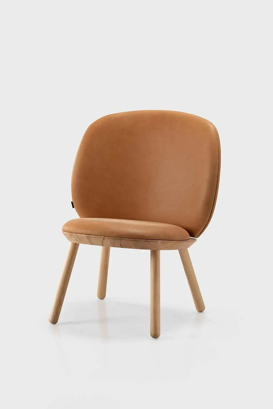 Naïve Low Chair – Naturlig Elegance og Komfort