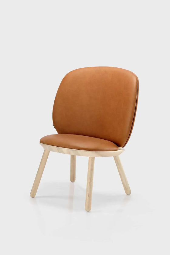 Naïve Low Chair – Naturlig Elegance og Komfort