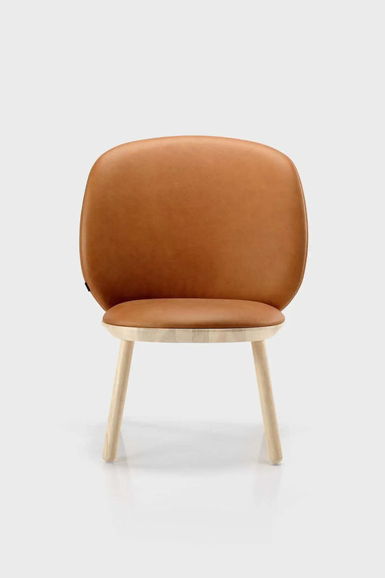 Naïve Low Chair – Naturlig Elegance og Komfort