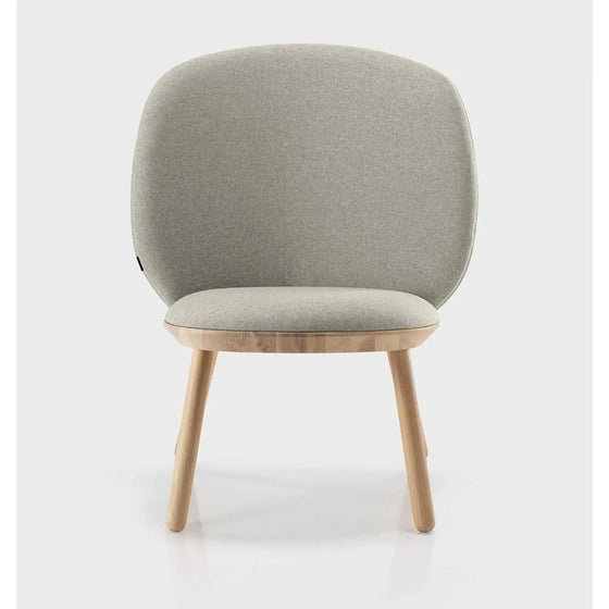 Naïve Low Chair – Naturlig Elegance og Komfort