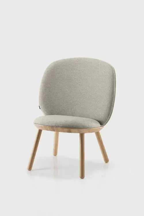 Naïve Low Chair – Naturlig Elegance og Komfort