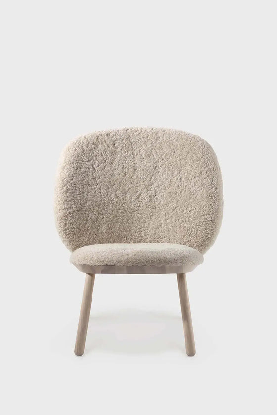 Naïve Low Chair – Naturlig Elegance og Komfort